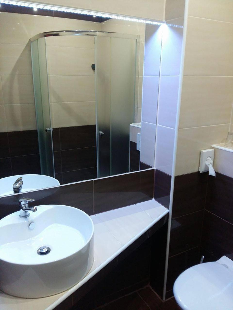 Hotel Centrál Šaľa Camera foto