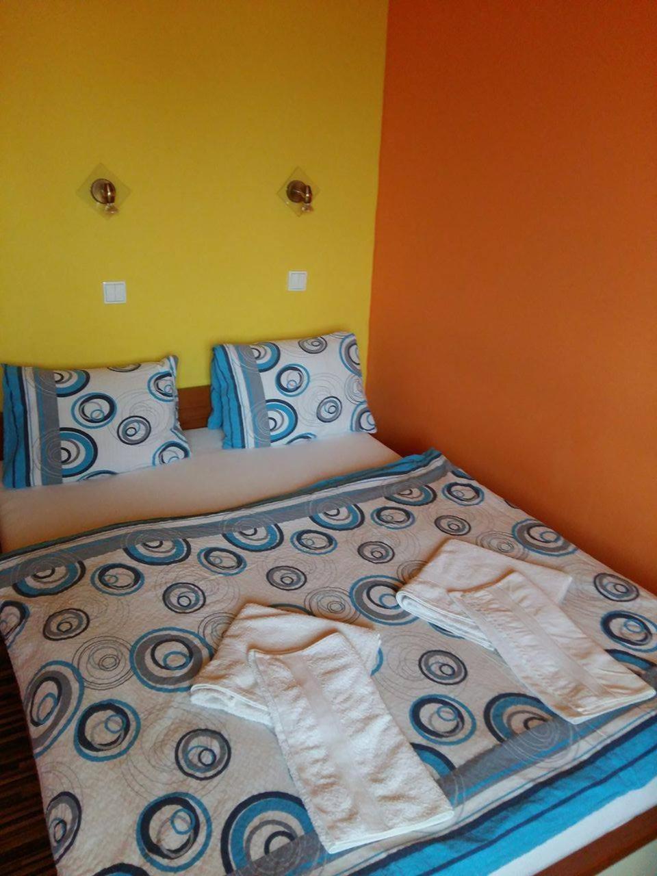 Hotel Centrál Šaľa Camera foto