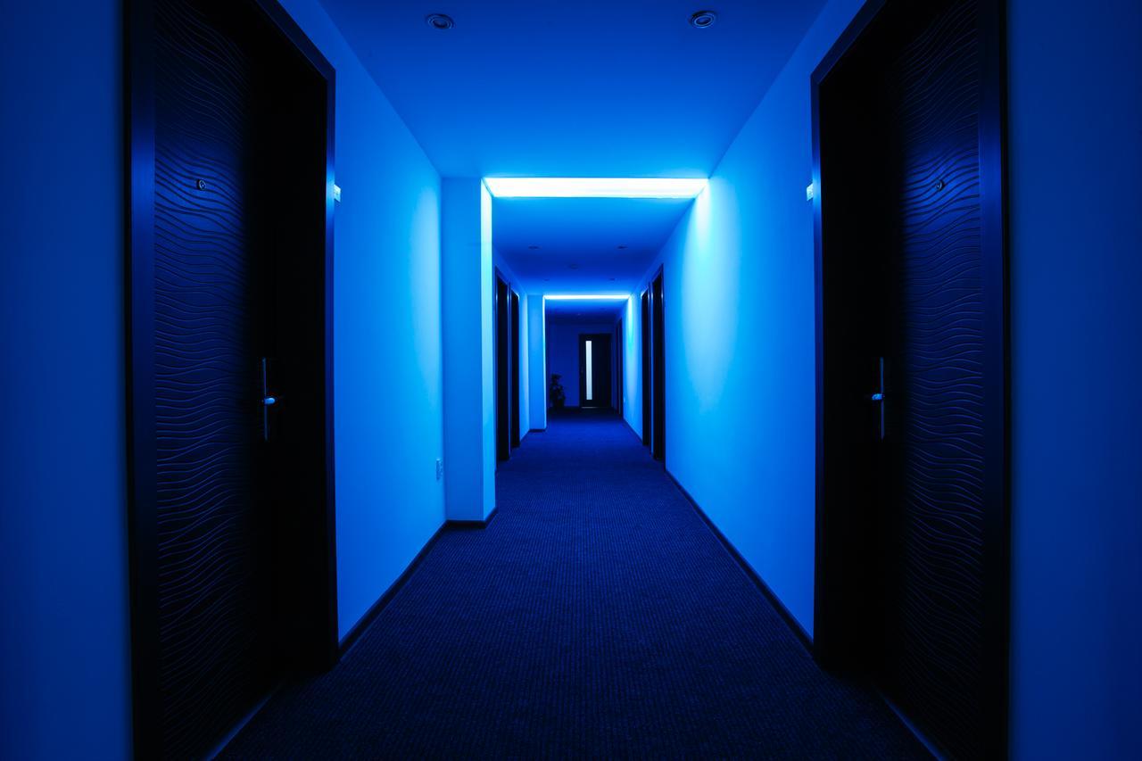 Hotel Centrál Šaľa Esterno foto