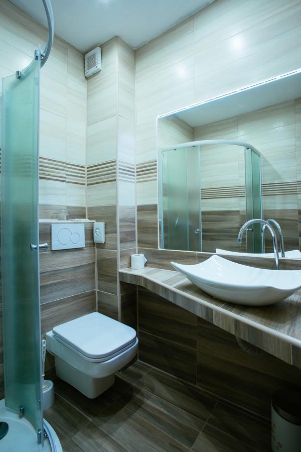 Hotel Centrál Šaľa Esterno foto