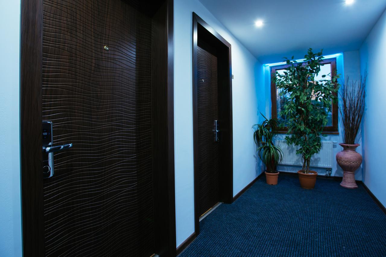 Hotel Centrál Šaľa Esterno foto
